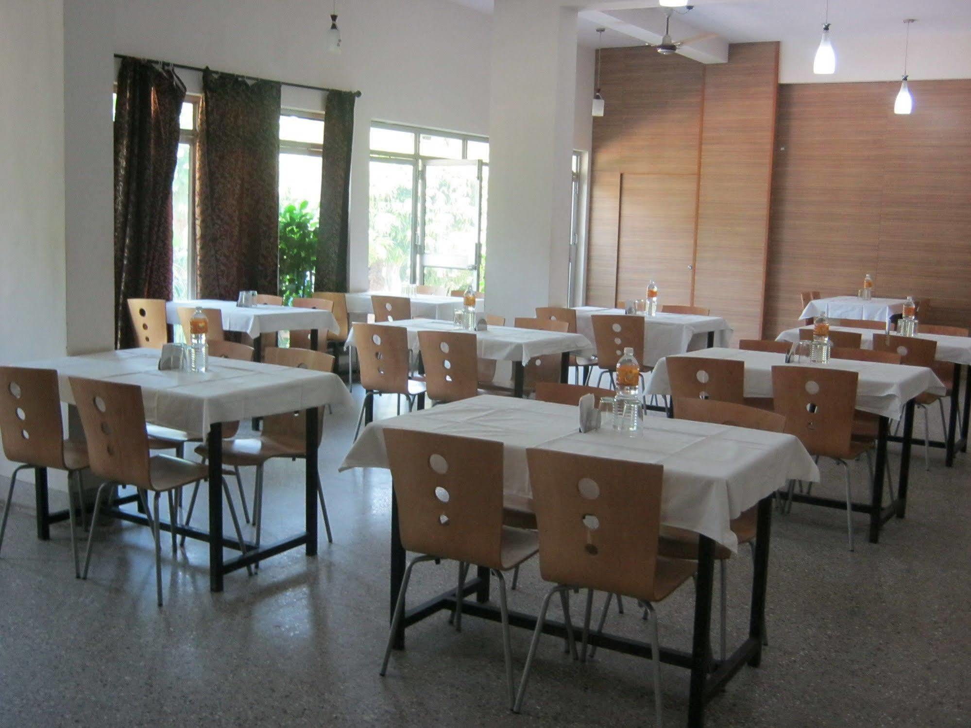 Kstdc Hotel Mayura Kauvery Krs Hosa Kannambādi Buitenkant foto